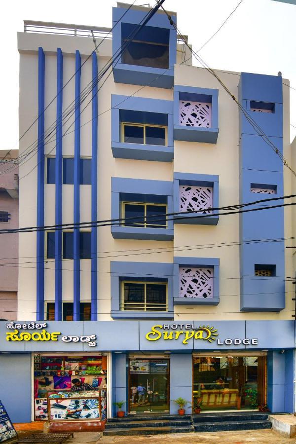 Hotel Surya Lodge Mysore Exteriör bild